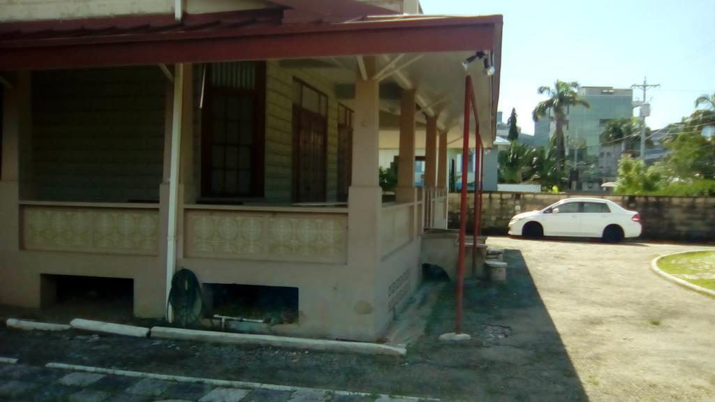 Robert'S Guest House Port of Spain Extérieur photo